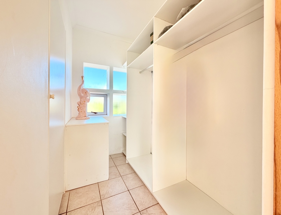 5 Bedroom Property for Sale in Vermont Western Cape
